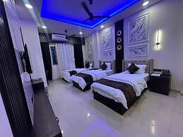 The Royal Dining Restaurant & Motel