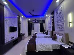 The Royal Dining Restaurant & Motel