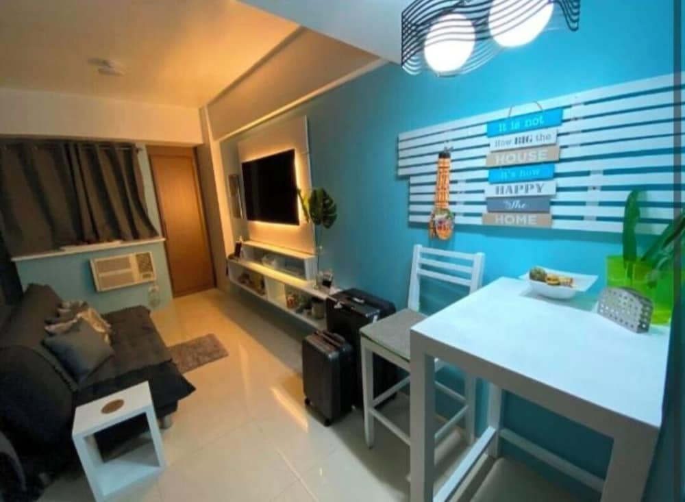 One Palm Tree Villas Condotel Near NAIA3