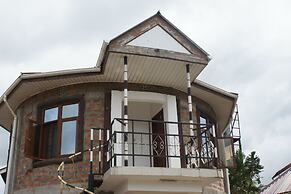 Makeseni Lodge