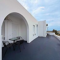 Raeti Fira Residence