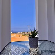 Raeti Fira Residence