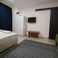 Hillside Apart Hotel & Side