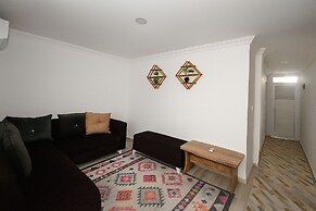 Hillside Apart Hotel & Side