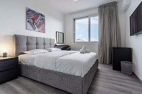 Sunflower 1-BR Apt. & Balcony in Larnaca