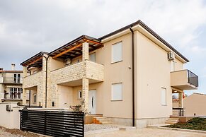 Holiday Home Fulia With Pool
