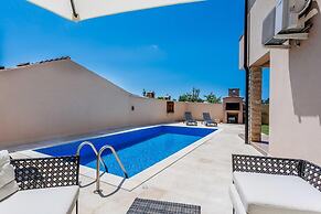 Holiday Home Fulia With Pool