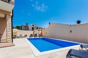 Holiday Home Fulia With Pool