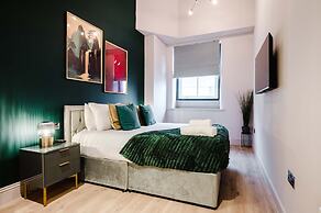 Spacious Central Location For Families Walk to All