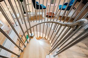 Spacious Central Location For Families Walk to All