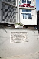 HOTEL DIWAKAR NIWAS