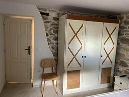 White Stone Apartments - Ground Floor