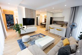 Riverside Premium Apart with Oder Views