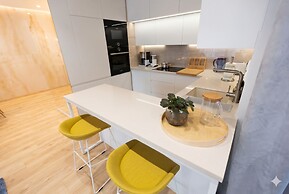 Riverside Premium Apart with Oder Views