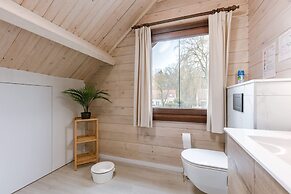 Anna-helena - Cosy Wooden Chalet in the Forest