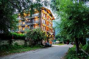 Kavin Suryansh Regency - Near Mall Road