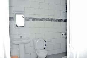 Inzozi Africa House B&B