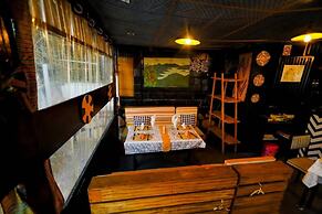 Inzozi Africa House B&B