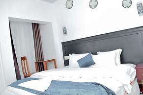 Inzozi Africa House B&B
