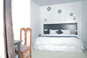 Inzozi Africa House B&B