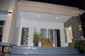 Inzozi Africa House B&B