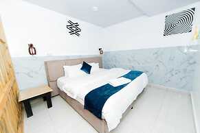 Inzozi Africa House B&B