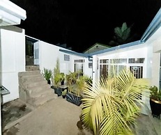 Inzozi Africa House B&B