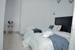 Inzozi Africa House B&B