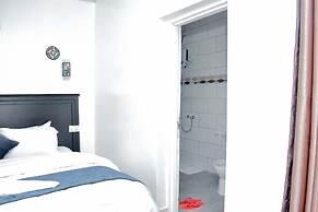 Inzozi Africa House B&B