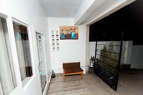 Inzozi Africa House B&B