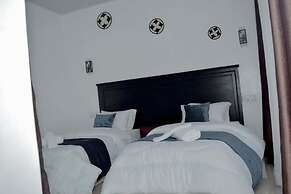 Inzozi Africa House B&B