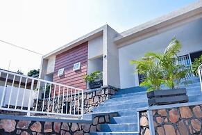 Inzozi Africa House B&B