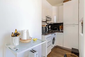 Air-conditioned Seafront Apartment - Nice