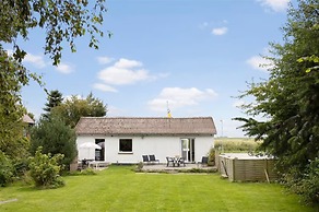 House With Large Garden, Campfire hut 1