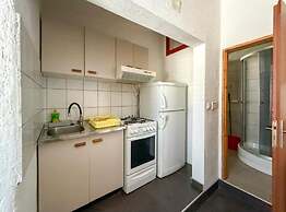 Americana Karlobag Apartments