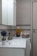 Central Spacious Athenian Penthouse Getaway