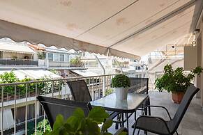 Central Spacious Athenian Penthouse Getaway