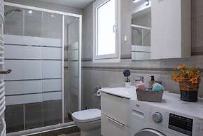 Central Spacious Athenian Penthouse Getaway
