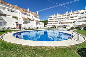 Eld4.1- Prime Location, Pool Views and Evening sun
