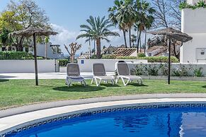 Eld4.1- Prime Location, Pool Views and Evening sun