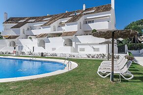 Eld4.1- Prime Location, Pool Views and Evening sun