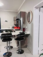 Happiness Retreat Stays-midrand