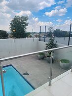Happiness Retreat Stays-midrand