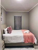 Happiness Retreat Stays-midrand
