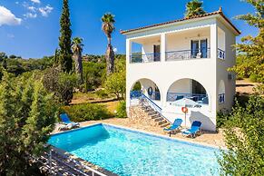 Villa Cleo With 3 Bedrooms and 2 Bathrooms