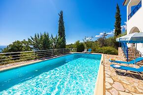 Villa Cleo With 3 Bedrooms and 2 Bathrooms
