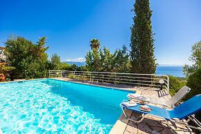Villa Cleo With 3 Bedrooms and 2 Bathrooms