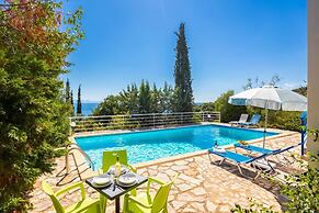 Villa Cleo With 3 Bedrooms and 2 Bathrooms