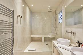 Luxurious AC Apartment Louvre Museum Saint Honore