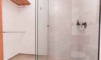 Metropolitan Living - 412b
